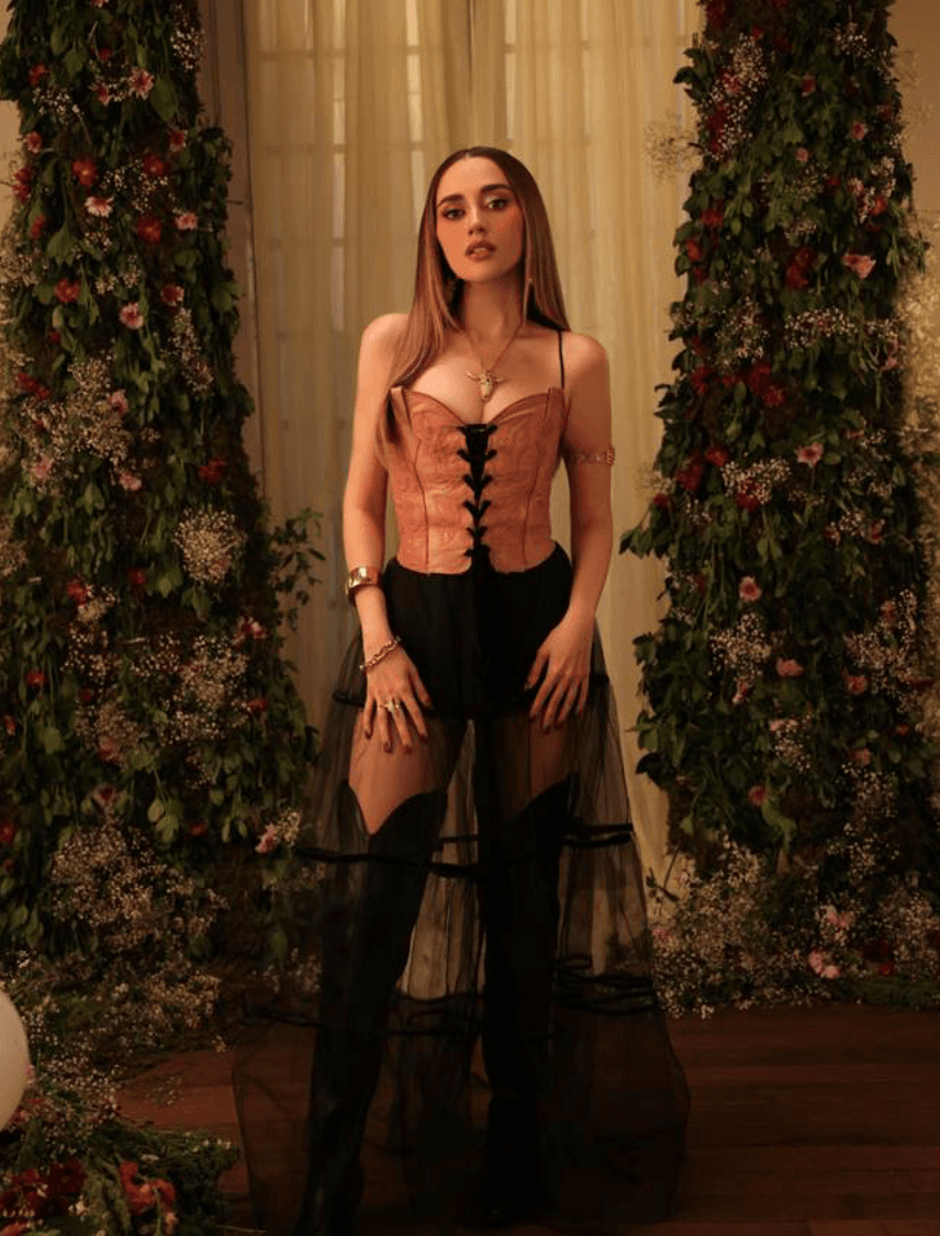 CAROLINA ROSS PRESENTS “TIEMPOS PEORES” AN EMOTIONAL FAREWELL FROM  THE MOST SENSITIVE VOICE IN TODAY’S MEXICAN MUSIC