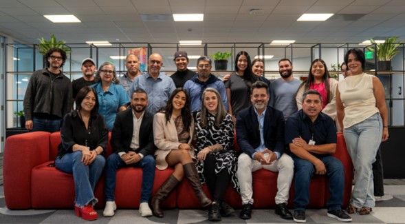ÁNGELA LEIVA FIRMA CONTRATO DISCOGRÁFICO CON FONO, MARCANDO UN MOMENTO CLAVE EN LA MÚSICA LATINA