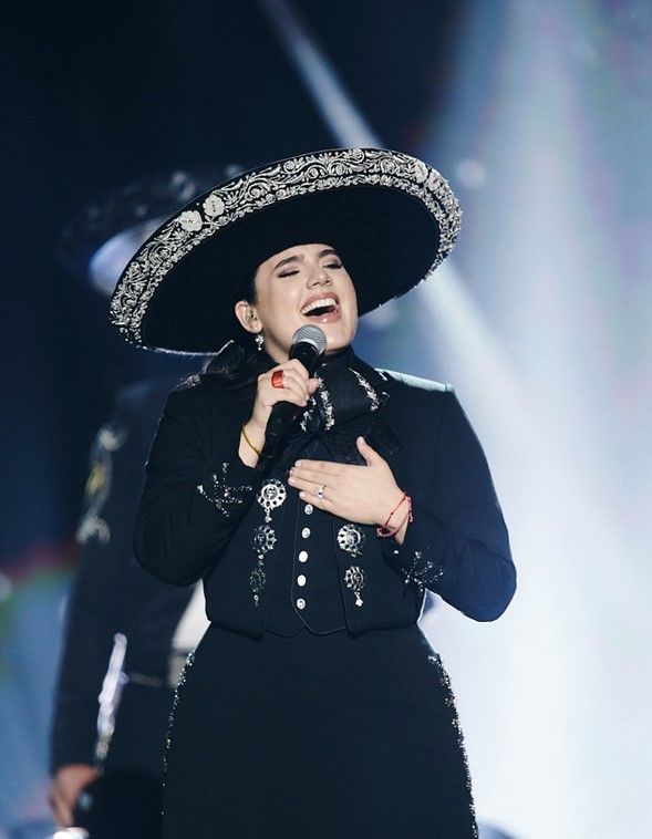 CAMILA FERNÁNDEZ, KEVIN AGUILAR Y MAJO AGUILAR BRILLAN EN PREMIOS JUVENTUD 2025