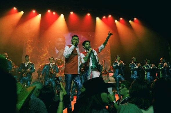 BANDA EL RECODO DE CRUZ LIZÁRRAGA KICKS OFF THEIR EUROPEAN TOUR WITH GREAT SUCCESS