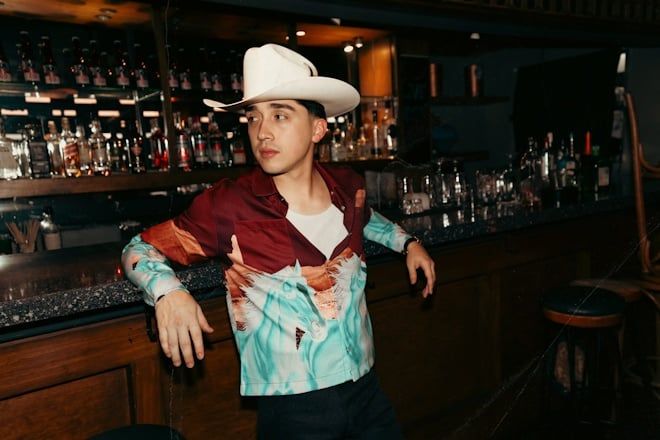 NATHAN GALANTE PRESENTA “ESAS CURAS”